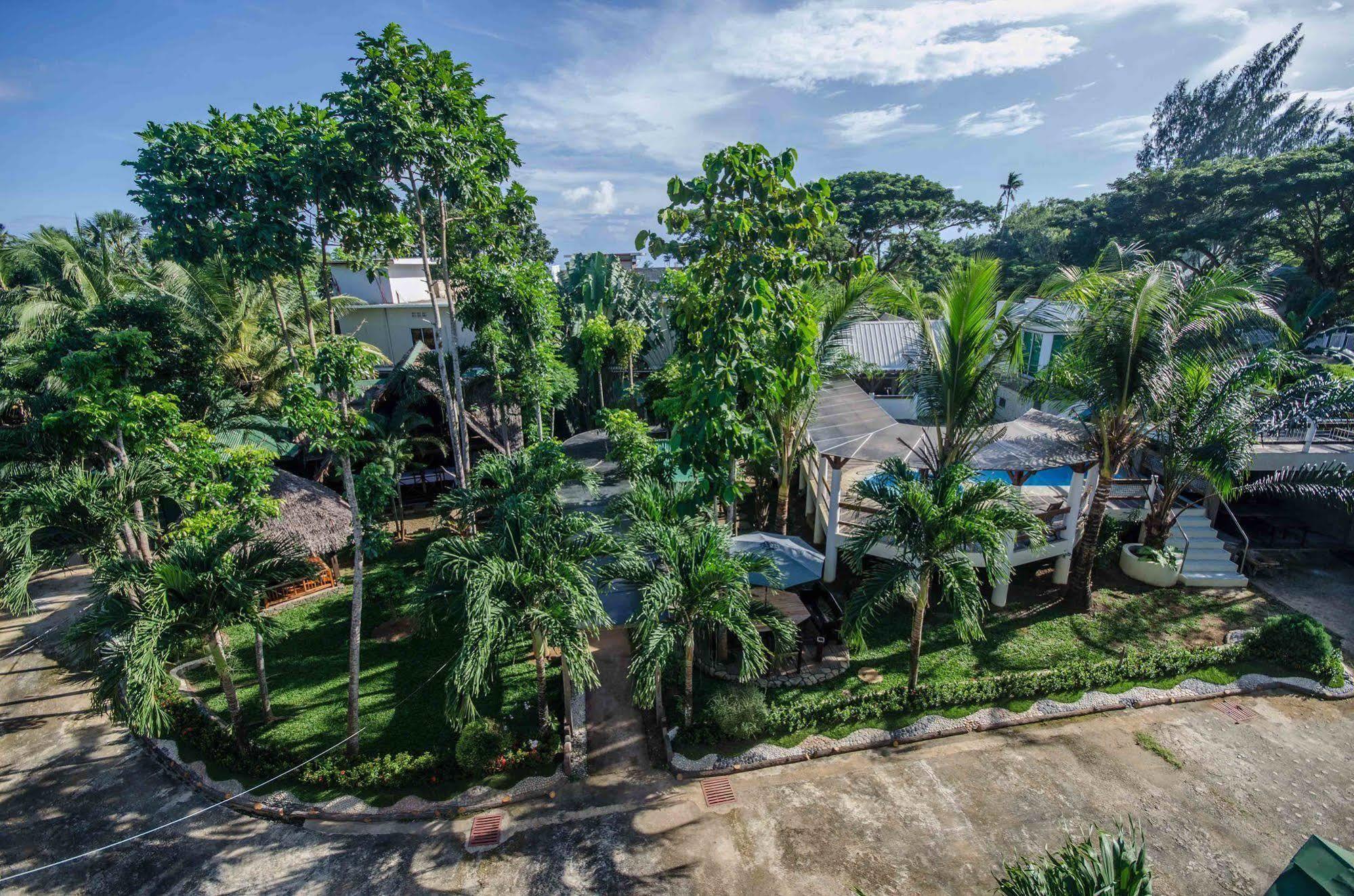 Reddoorz Premium @ Abueg Road Extension Puerto Princesa Екстериор снимка