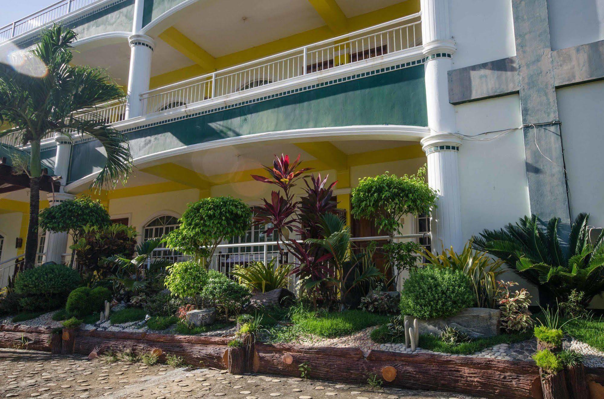 Reddoorz Premium @ Abueg Road Extension Puerto Princesa Екстериор снимка