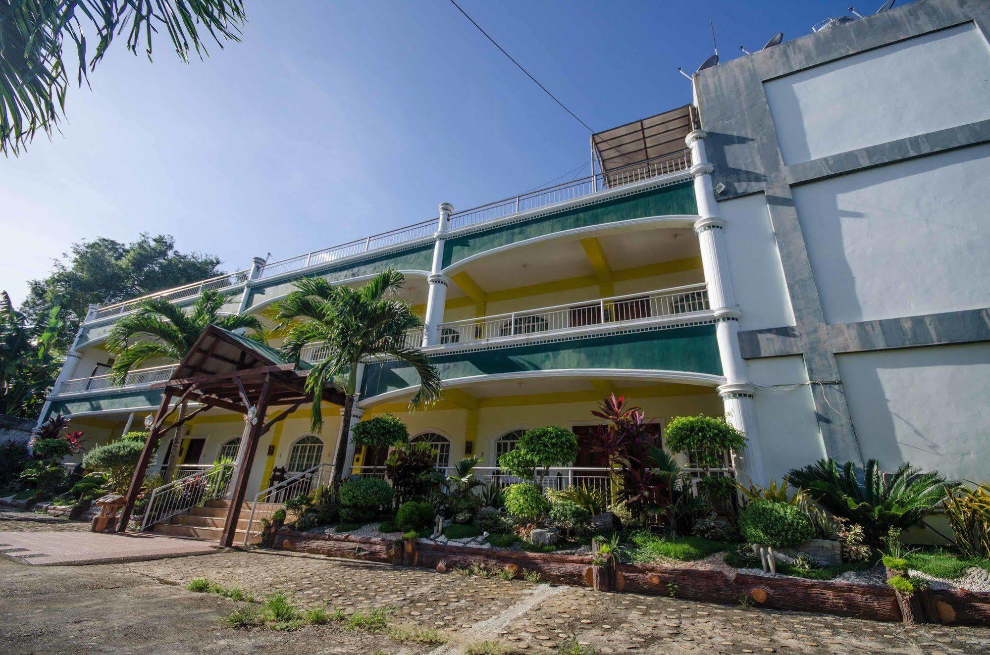 Reddoorz Premium @ Abueg Road Extension Puerto Princesa Екстериор снимка