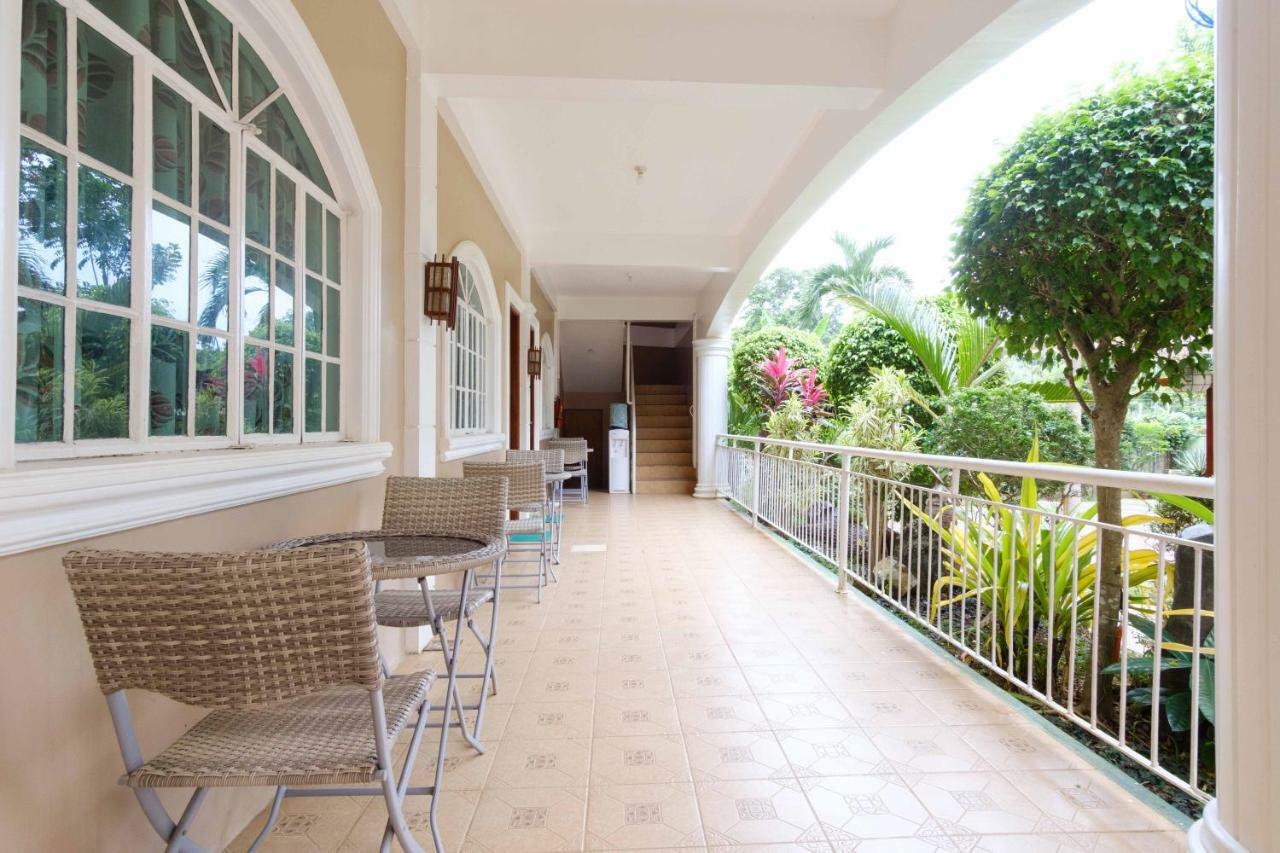 Reddoorz Premium @ Abueg Road Extension Puerto Princesa Екстериор снимка