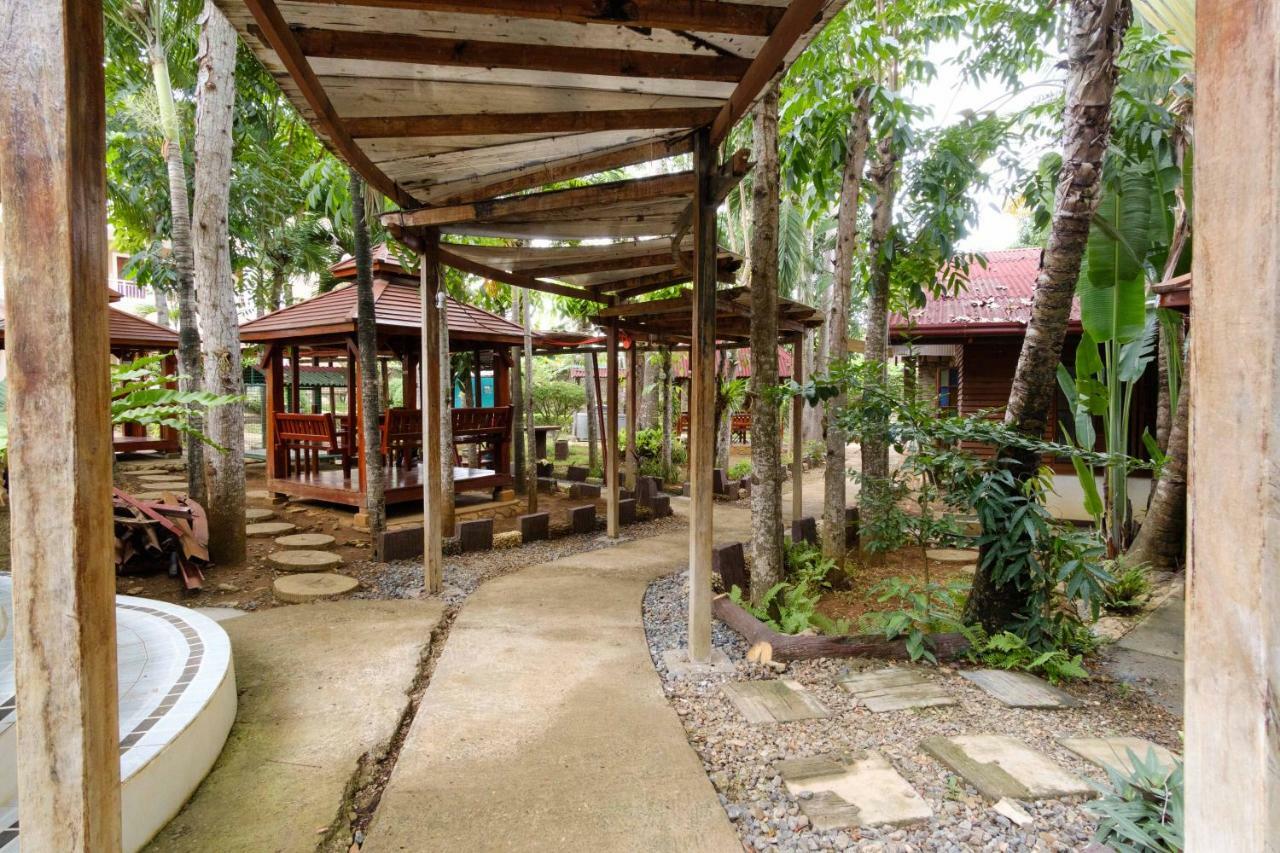 Reddoorz Premium @ Abueg Road Extension Puerto Princesa Екстериор снимка